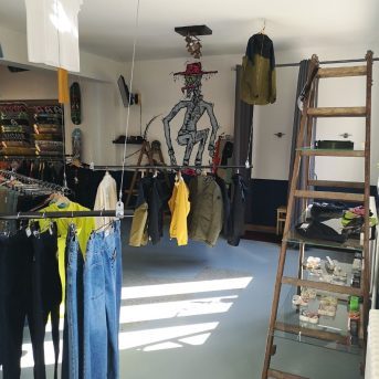 Bild der Dankstelle five-O-skateshop